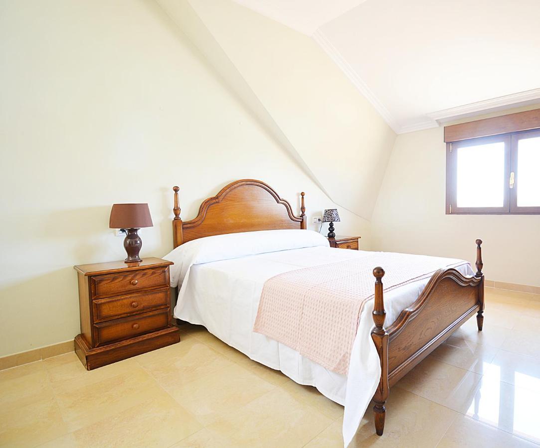 Galihost - Casa Con Precioso Jardin En Vilanova De Arousa Exterior foto